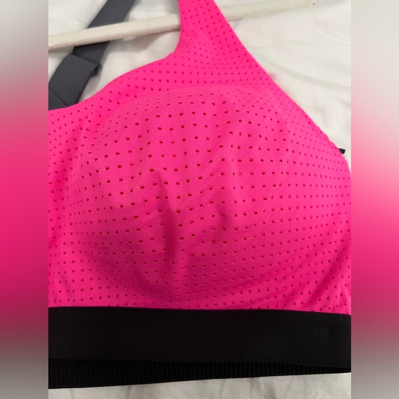 Victoria Sport Hot Pink Sports Bra NWT Medium Support 34D - Picture 3 of 5
